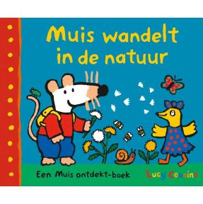 Muis wandelt in de natuur