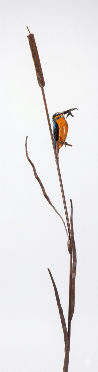 Tuinbeeld IJsvogel op rietstengel
