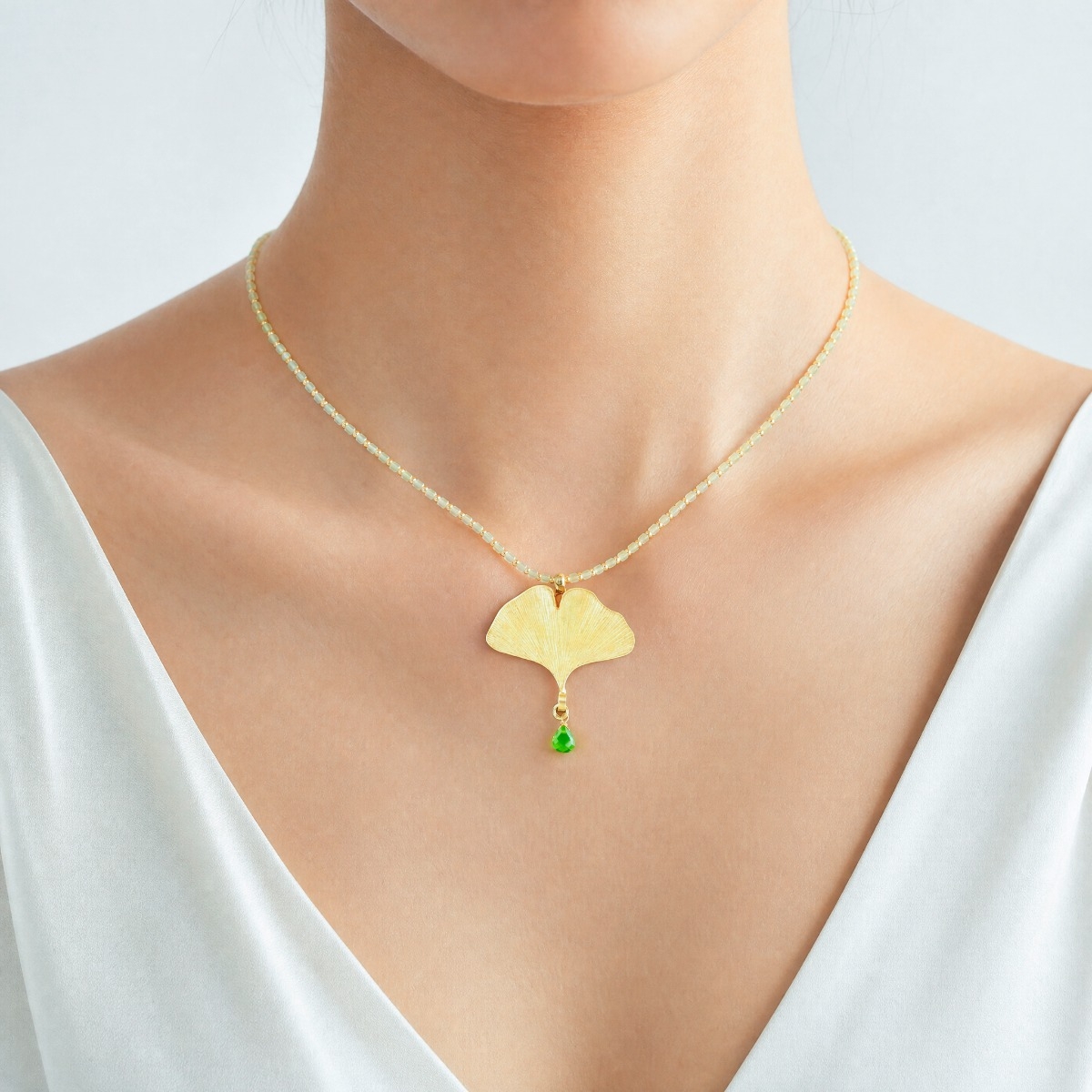 Ketting Petra Waszak Ginkgo met Peridoot Kralen