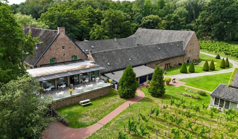 Ervaar luxe in een 16e-eeuwse heerenboerderij in Limburg