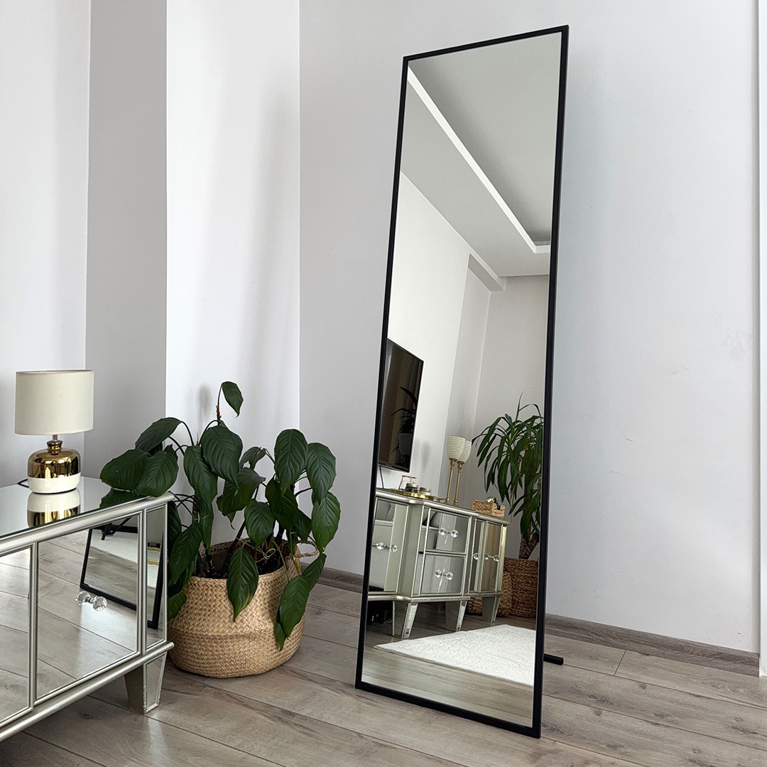 Staande rechthoekige spiegel met zwart frame - 180x50 cm