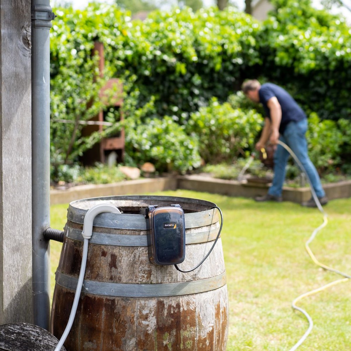 18V Waterpomp met 4ah accu en 2.4a oplader