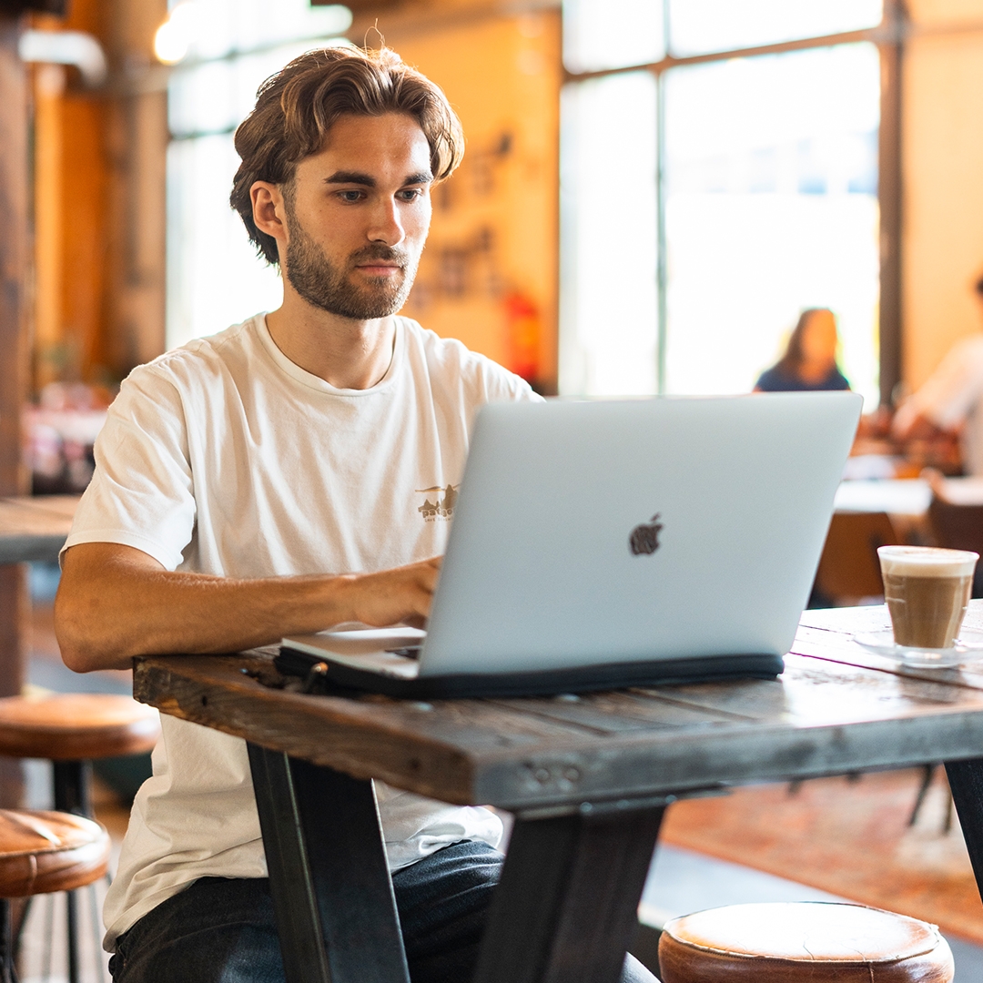 MacBook Pro - 16 inch met Touch Bar (refurbished)